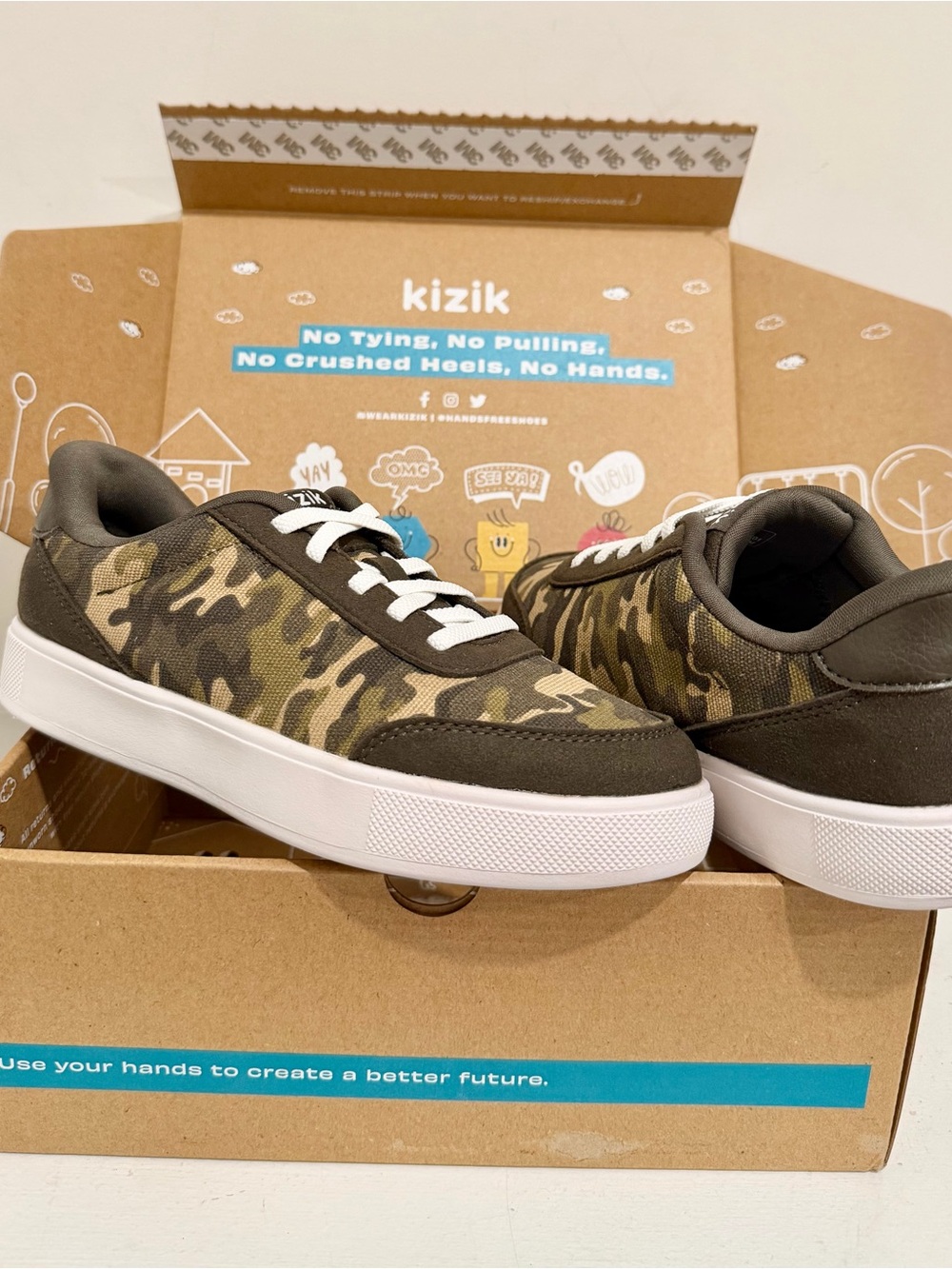 Brand NEW Kizik Camo Shoes Size 3Y